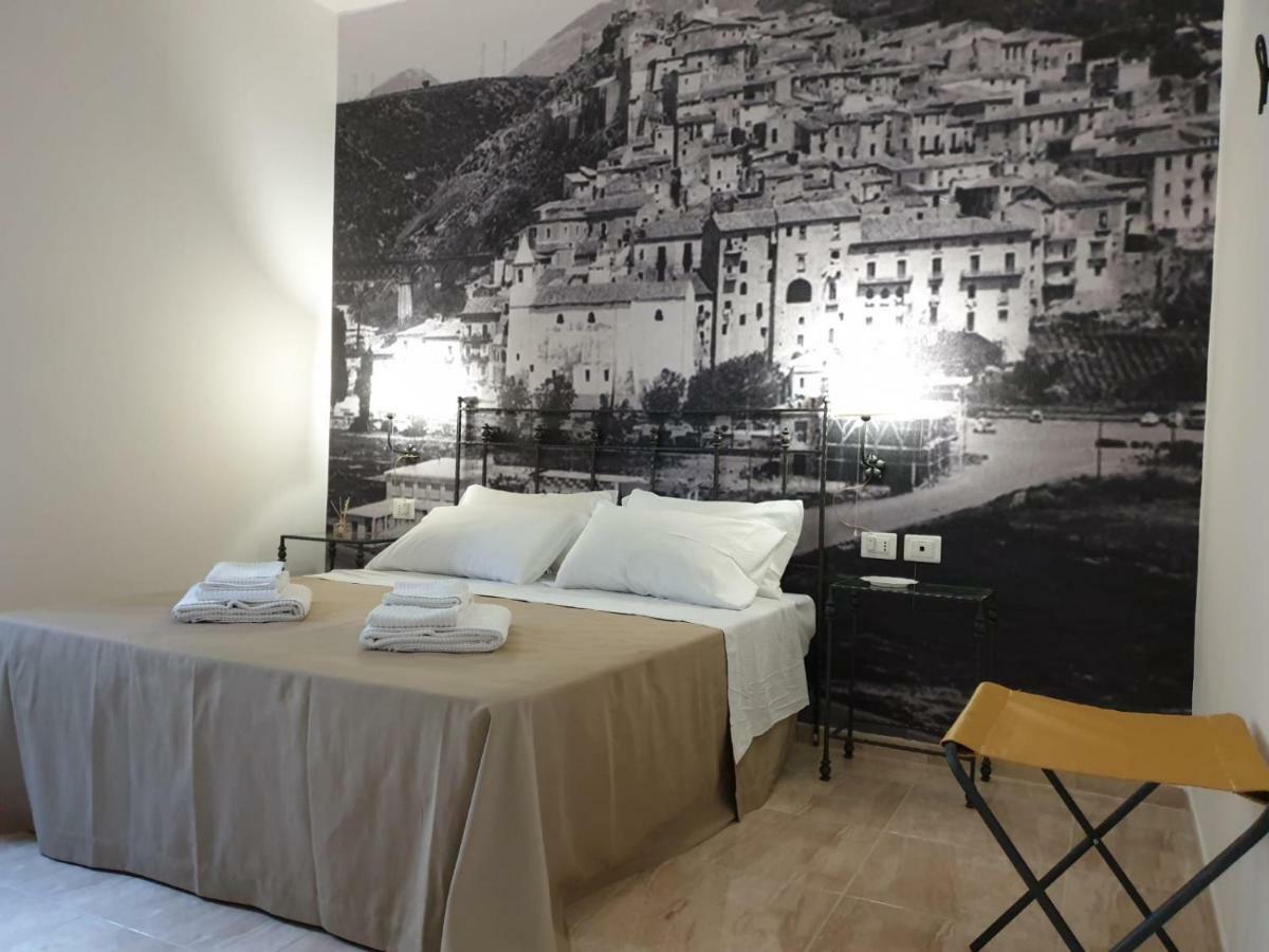 Porta Marina Guest Rooms Scalea Ngoại thất bức ảnh