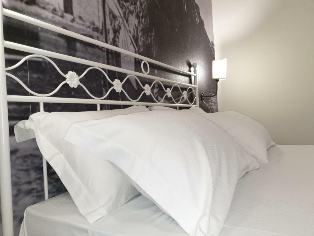 Porta Marina Guest Rooms Scalea Ngoại thất bức ảnh